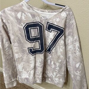 Hollister Women's Beige Patterned Sweater with Navy 97 Size XS Oversized